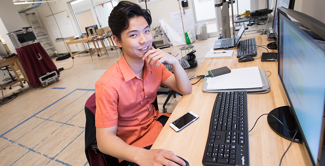 A student in the CRoCHET Lab