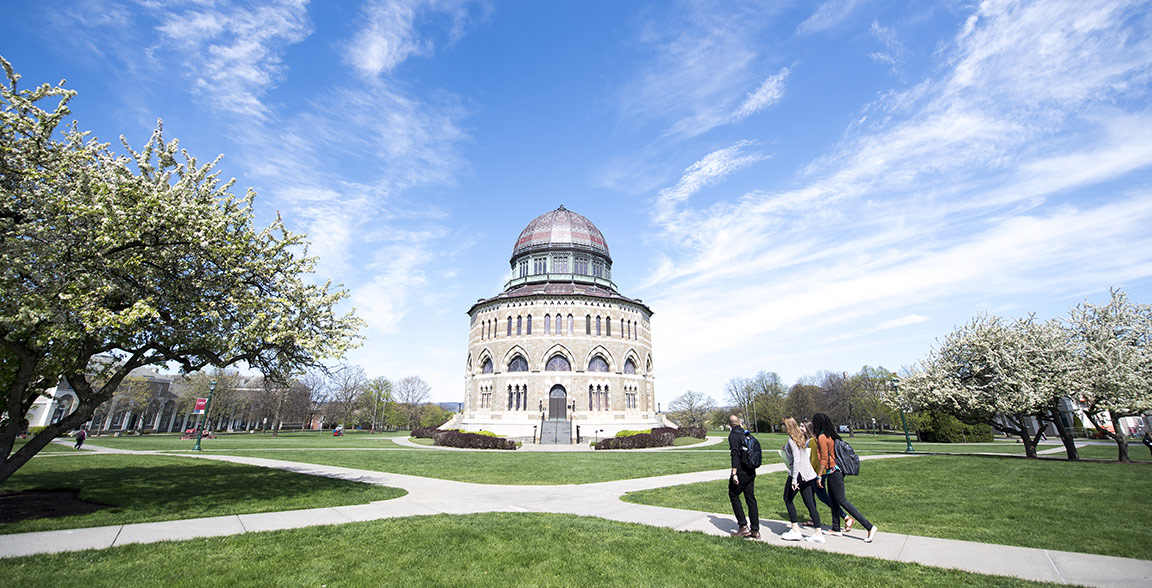 The Nott Memorial on a pleasent sping day.