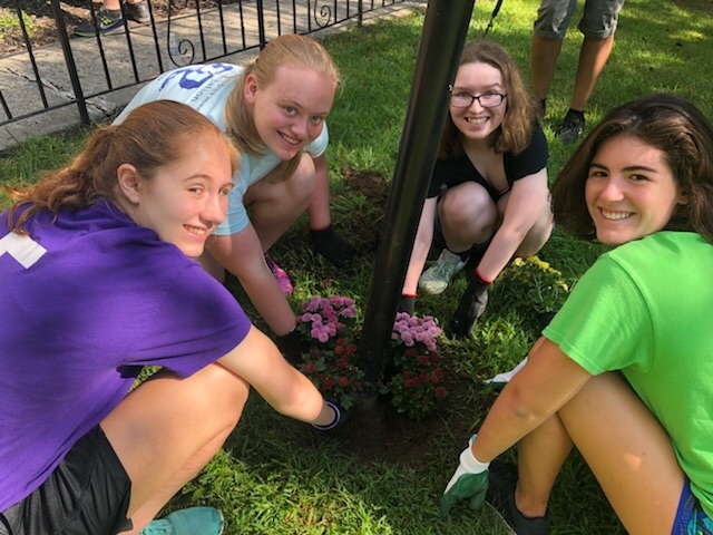 Discovery Academy working with Union students