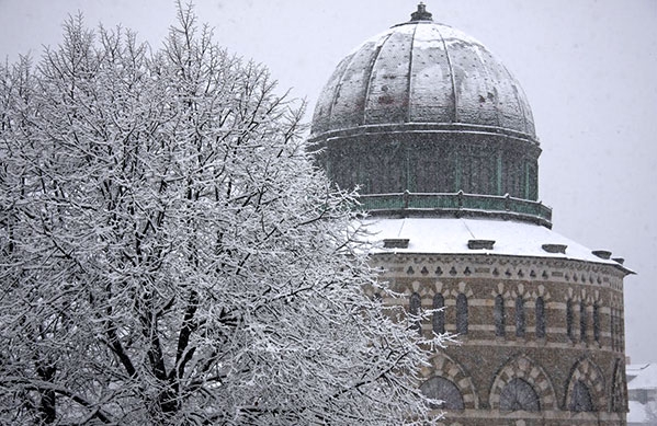 A winter view of the Nott Memorial