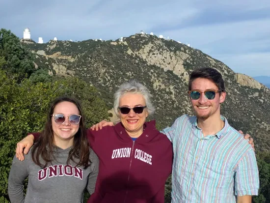 Becky Koopmann and students at Kitt Peak. 