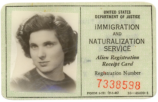 Mia (Tlusty) Truskier's alien registration card