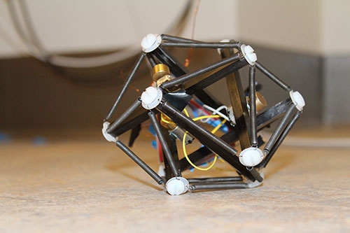 A tensegrity robot