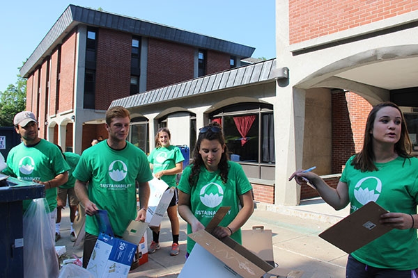 Union students recycling