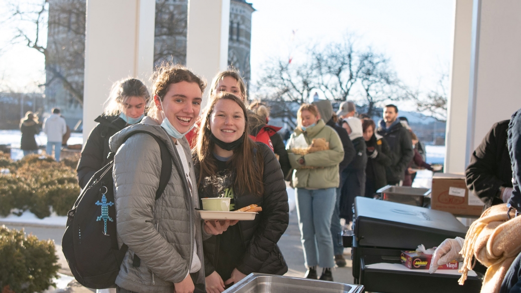 Students in line for food at Winter Fest 2022