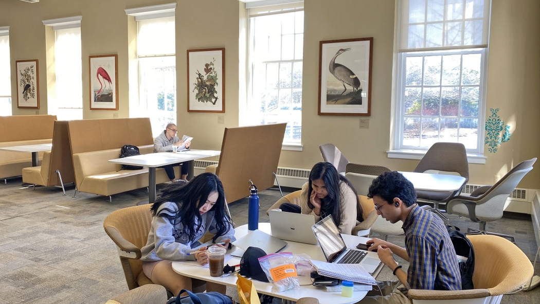 Monday afternoon study session in Schaffer Library