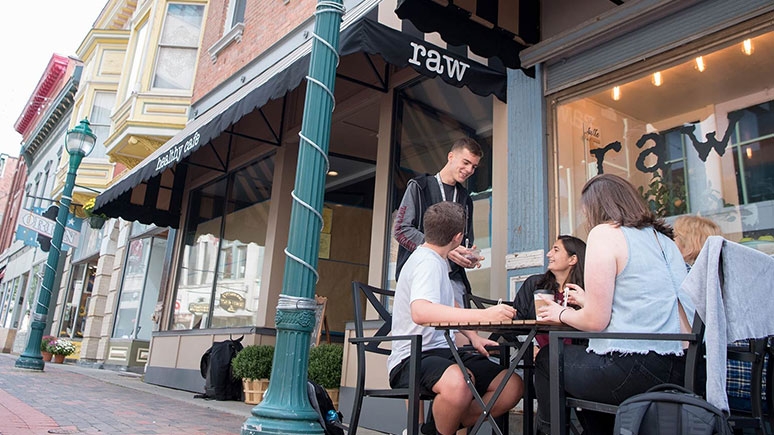 Students dining on Jay Street in downtown Schenectady