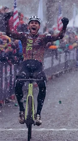 Curtis White '18 wins national title in cyclocross