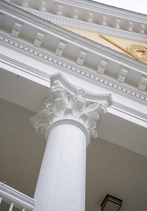 A close up of one of the majestic columns making up Grant Hall