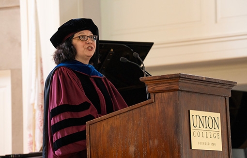 New College Marshal Stacie Raucci, the Frank Bailey Professor of Classics and chair of the department, made her debut at Convocation to help kick off Union's 229th academic year. 