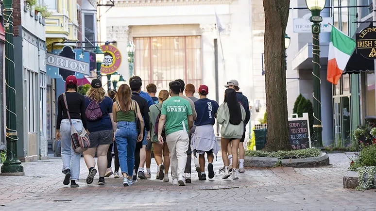 Strolling down Jay Street during an pre-orientation outing.
