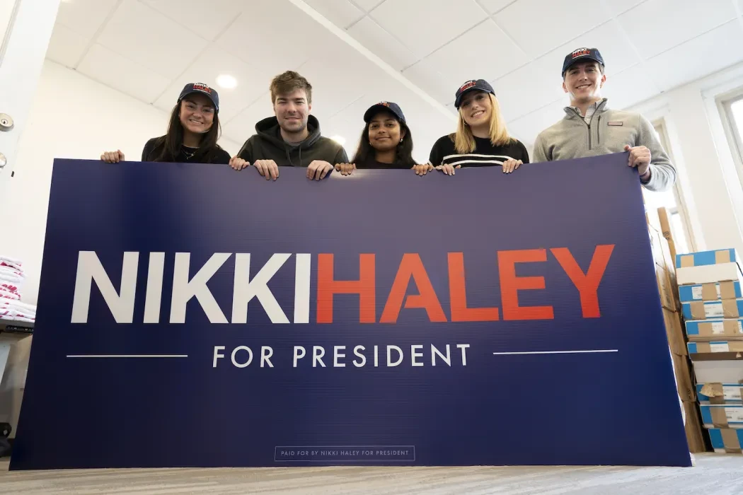 Alison Barrett ‘24, Shriya Biswas ‘26, Mia Raiti ‘26, Christopher Suter ‘25 and Robert Trovato ‘25 assisted with former South Carolina Gov. Nikki Haley’s campaign
