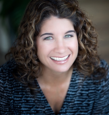 Julie Holunga '95