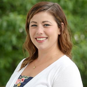 Jenn Lykins Headshot
