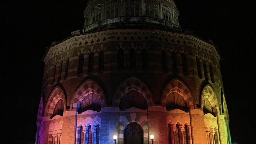 Nott Memorial lit for Pride