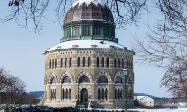 Nott Memorial in winter