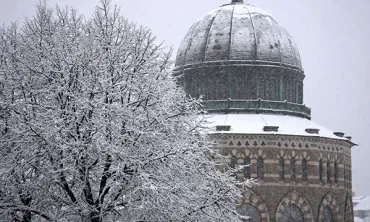 A winter view of the Nott Memorial