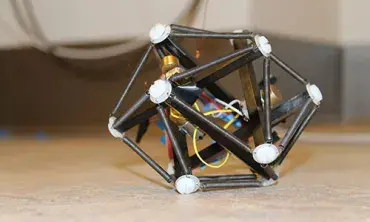 A tensegrity robot