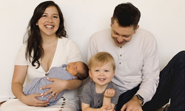 Malysa Cheng Hurley ’09 with family