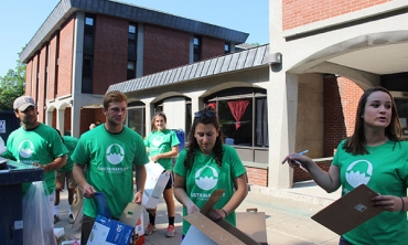 Union students recycling