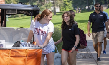 The incoming Class of 2027 arrives on campus.