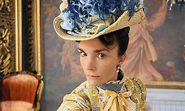 Jenn Byrd in Victorian era costume