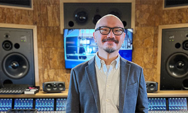 Pakk Hui '00 in is recording studio